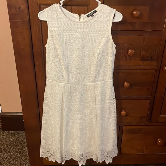 Glamour Dresses & Skirts - Lace dress
